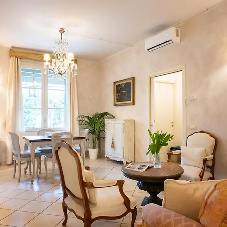 Glicini Elegant Apartament *